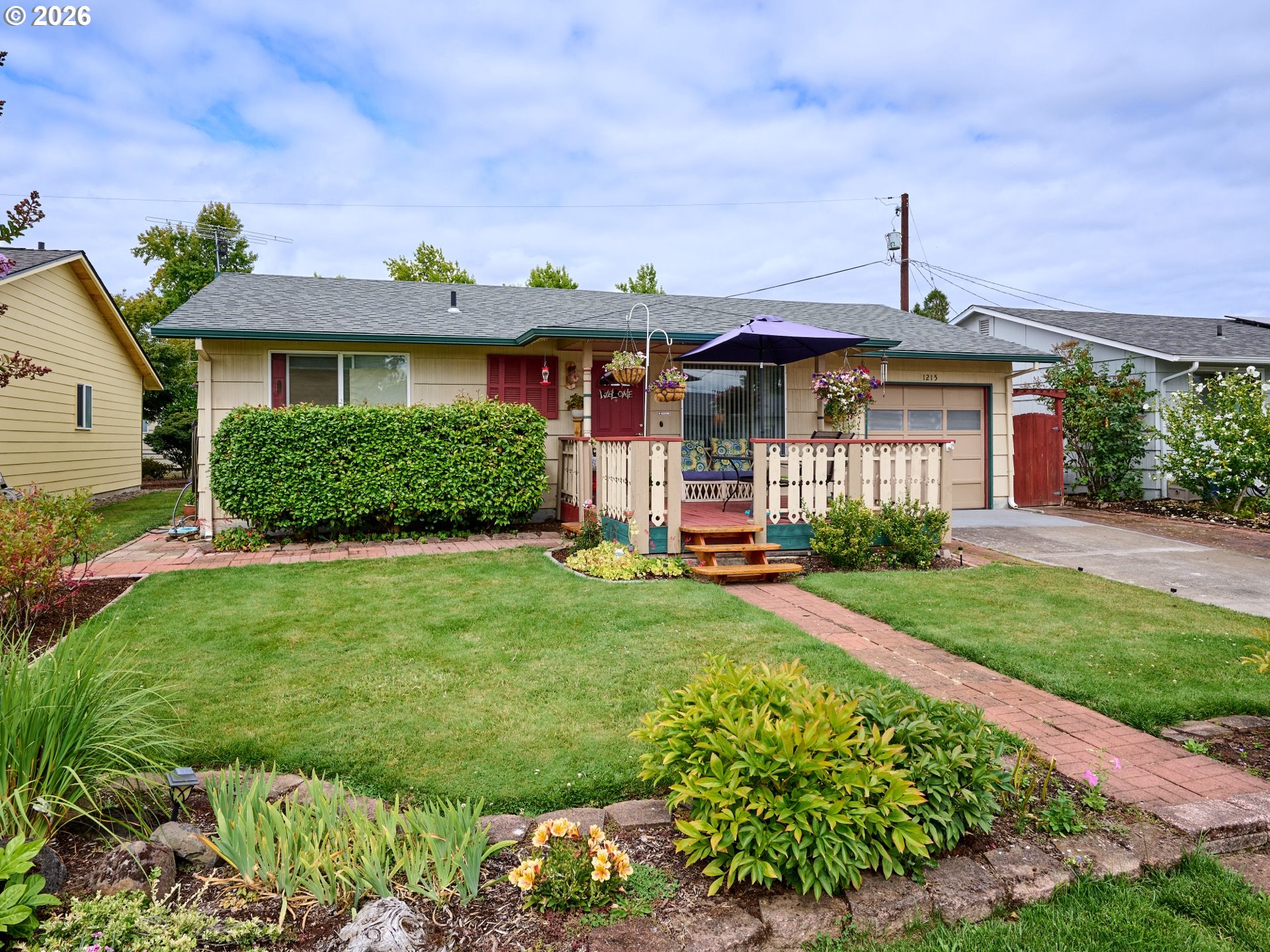 1215 Stanfield Road Woodburn, OR 97071 - Photo 1 of 29 Gallery Image 1