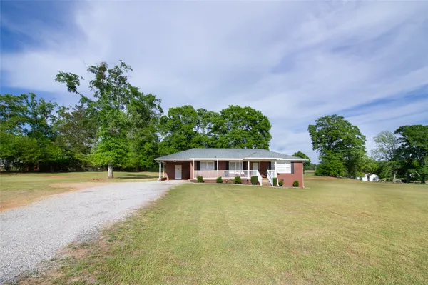 $425,000 | 1430 Centerville Road, Anderson, SC 29625