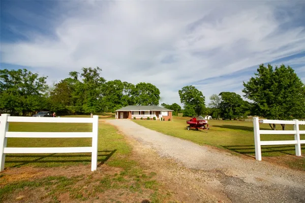 $425,000 | 1430 Centerville Road, Anderson, SC 29625