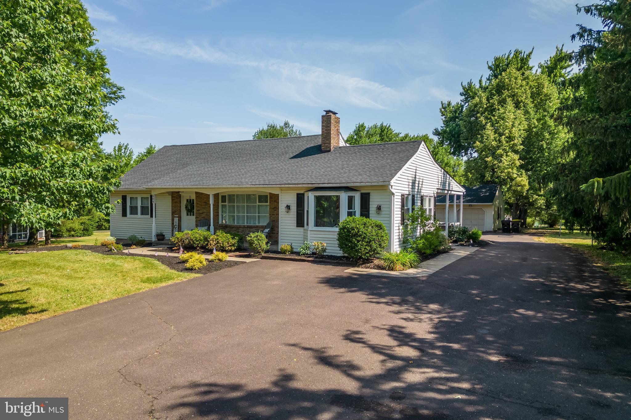 Front of home set off the road