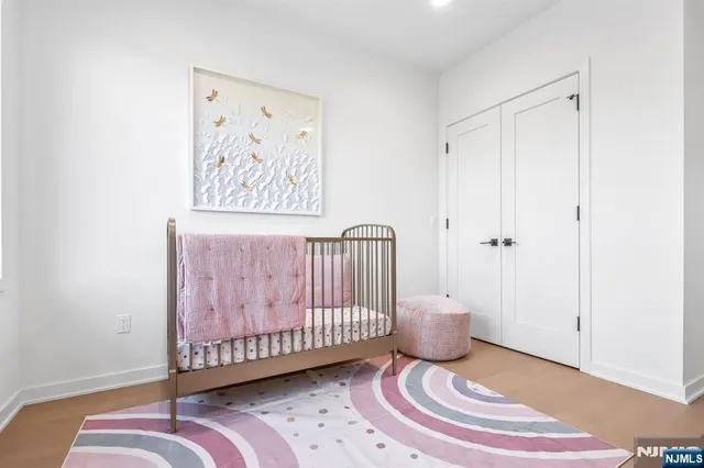 $1,149,000 | 5 Fey Place, Oradell, NJ 07649