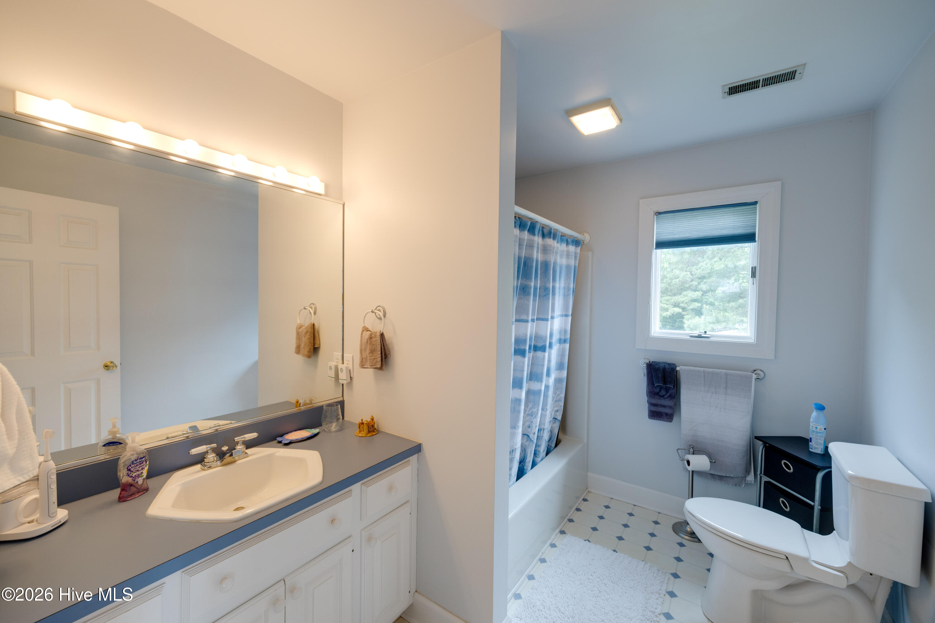 556 Mallard Cove Roper, NC 27970 - Photo 30 of 41 30- 2nd Bathroom (Upstairs)