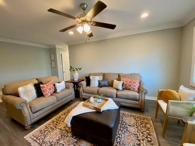 $2,375 | 305-5 Robinson Avenue, Unit 3055, Patchogue, NY 11772