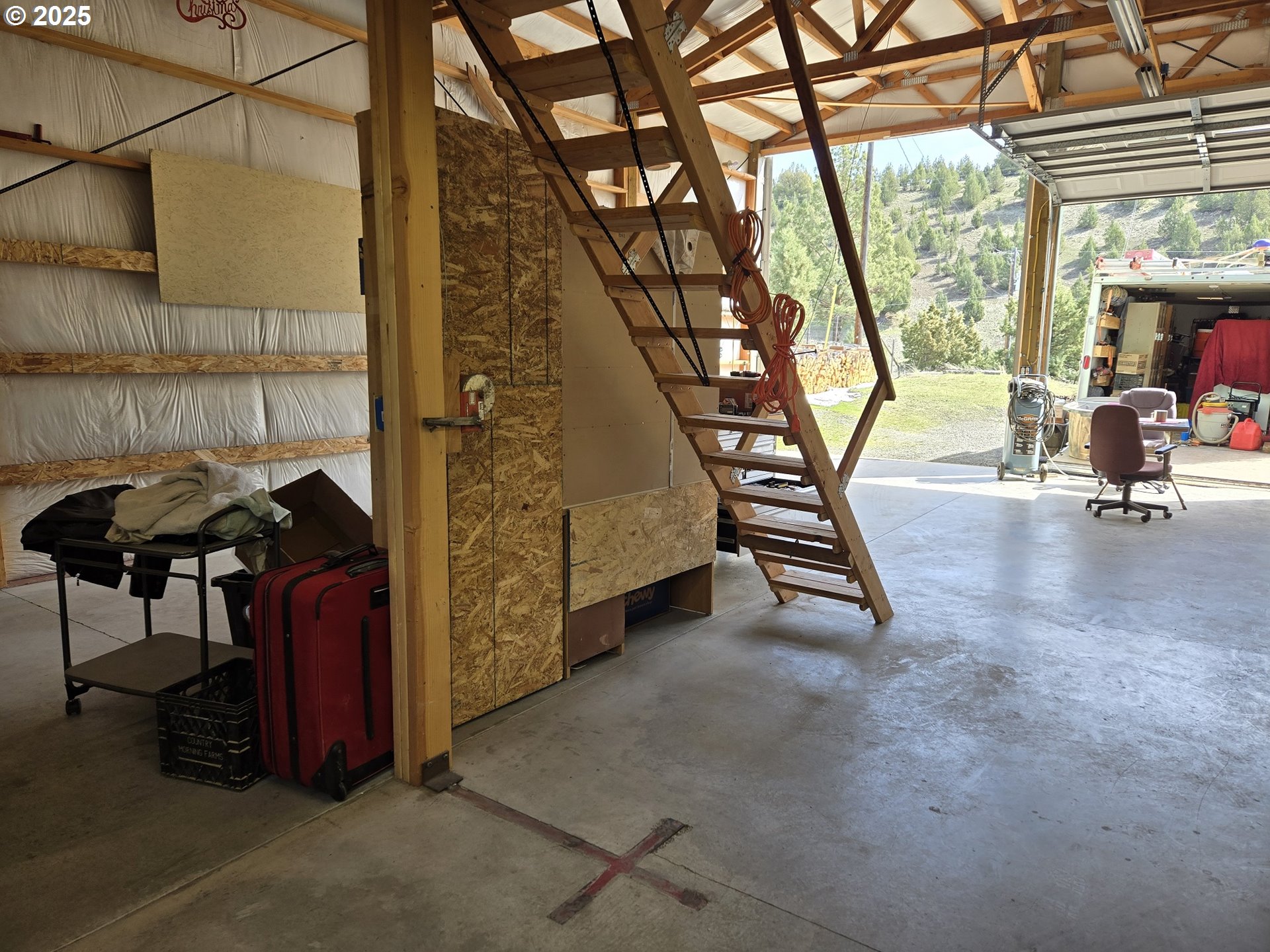 4035 Patterson Drive Canyon City, OR 97820 - Photo 9 of 34