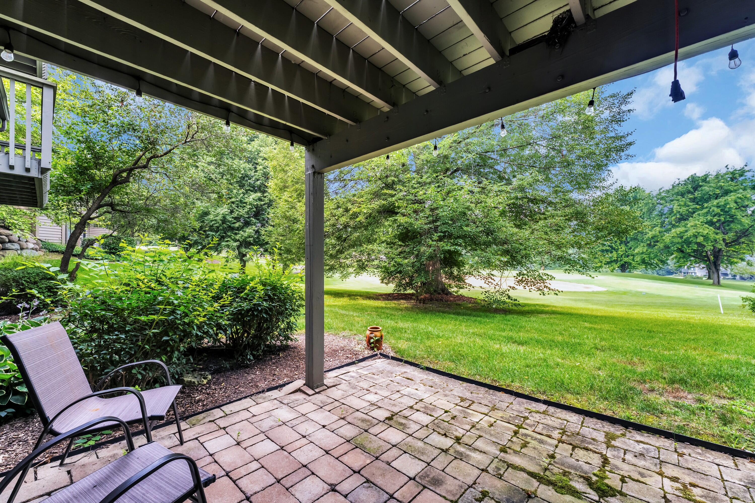 900 Shoreline Road Barrington, IL 60010 - Photo 43 of 51 Paver brick patio overlooking golf course