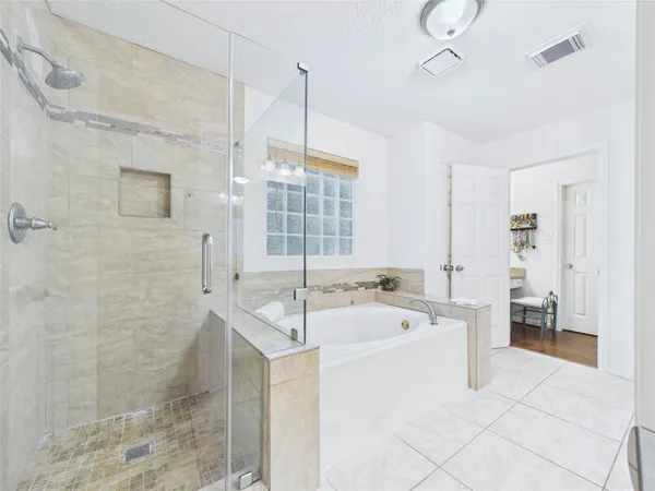 $345,000 | 2815 Village Dale Avenue, Houston, TX 77059