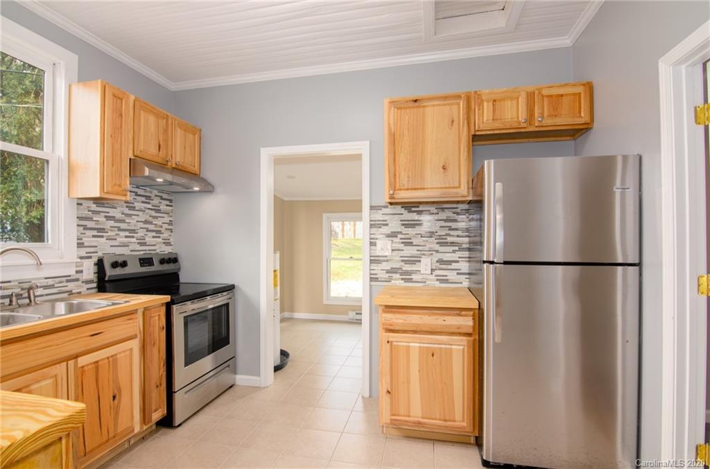 983 Tinsley Road Brevard, NC 28712 - Photo 7 of 21 Gallery Image 7