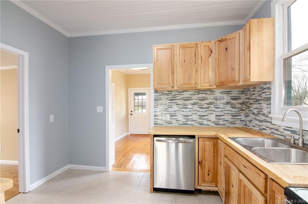 983 Tinsley Road Brevard, NC 28712 - Photo 9 of 21 Gallery Image 9