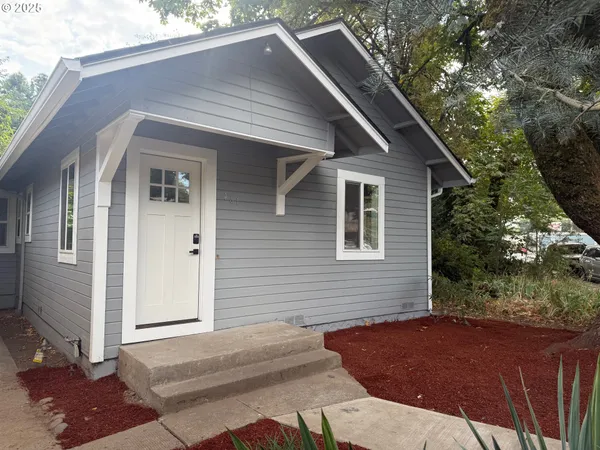 $299,900 | 461 Blair Boulevard, Eugene, OR 97402