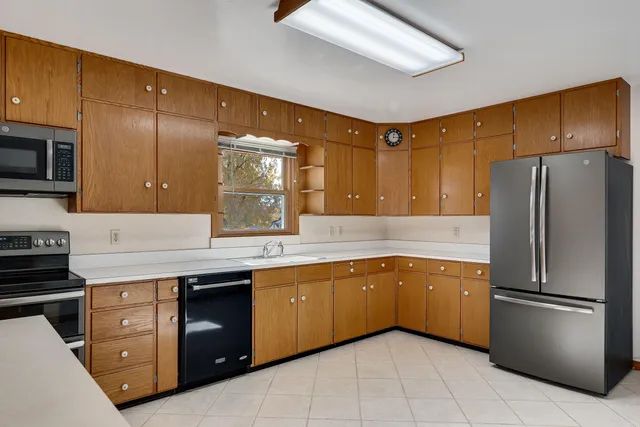 $319,900 | 1332 East Avenue North, Onalaska, WI 54650