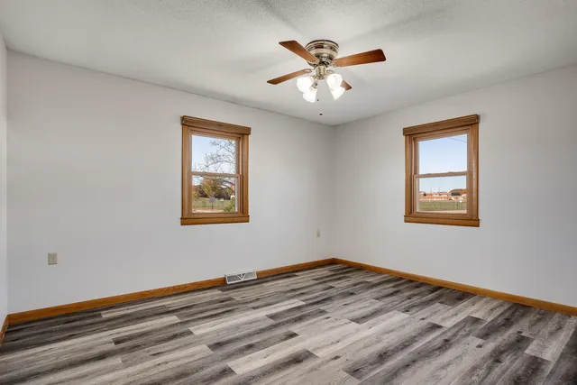 $319,900 | 1332 East Avenue North, Onalaska, WI 54650