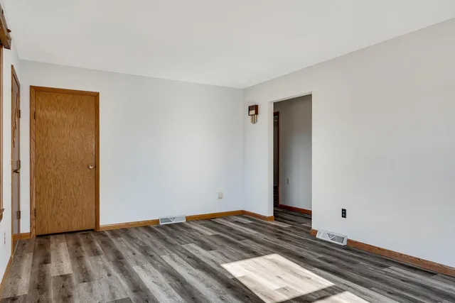 $319,900 | 1332 East Avenue North, Onalaska, WI 54650