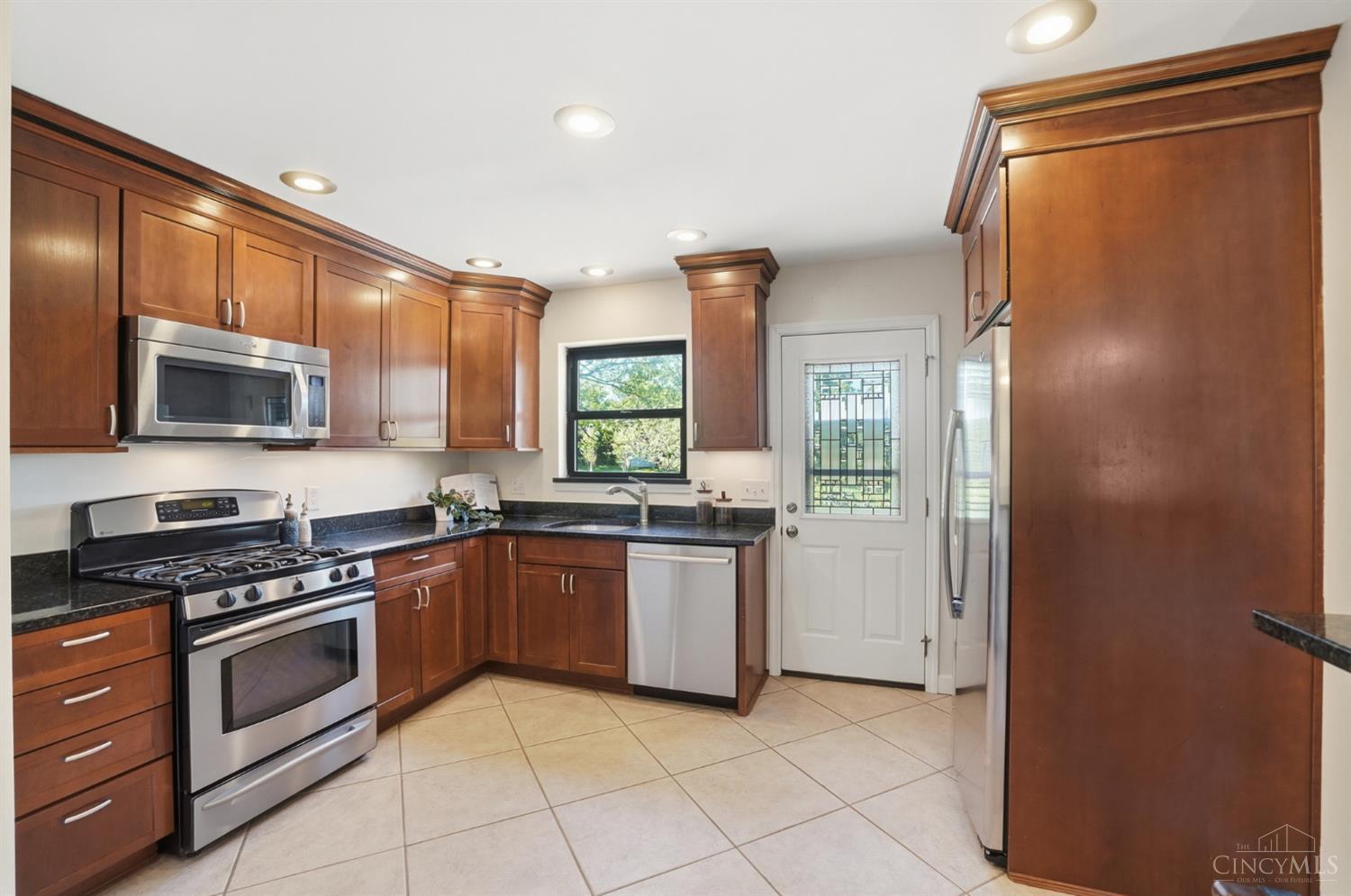7623 Shawnee Run Road Madeira, OH 45243 - Photo 13 of 46 Gallery Image 13