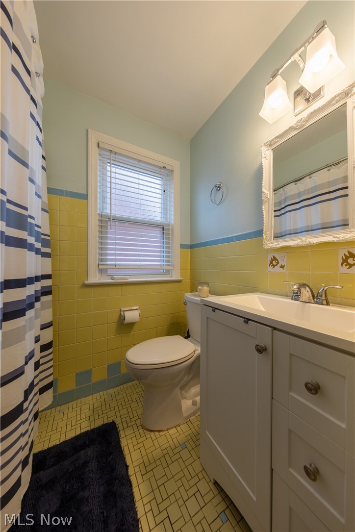 944 Richmond Road Cleveland, OH 44124 - Photo 19 of 32