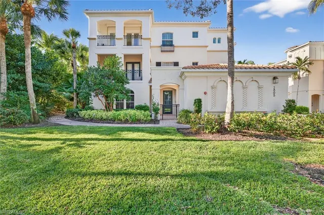 $1,150,000 | 2805 Tiburon Boulevard East, Unit 1101, Naples, FL 34109