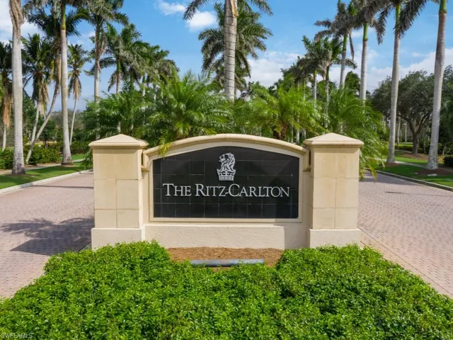 $1,150,000 | 2805 Tiburon Boulevard East, Unit 1101, Naples, FL 34109