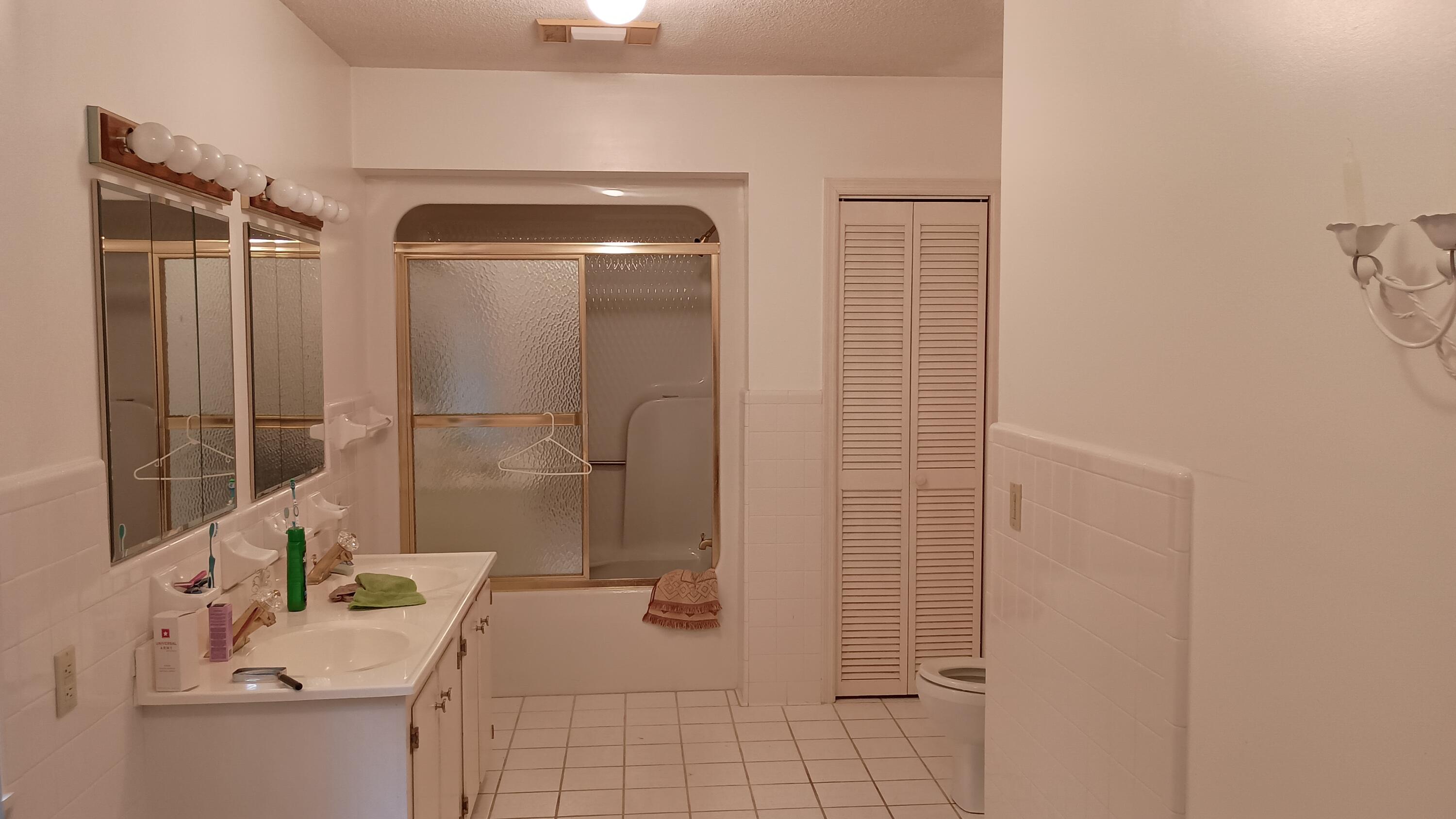 934 Bobwhite Trail Hampton, SC 29924 - Photo 7 of 27 Bathroom