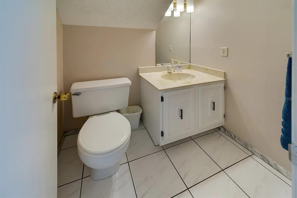 6157 Midnight Pass Road, Unit D32 Sarasota, FL 34242 - Photo 14 of 41