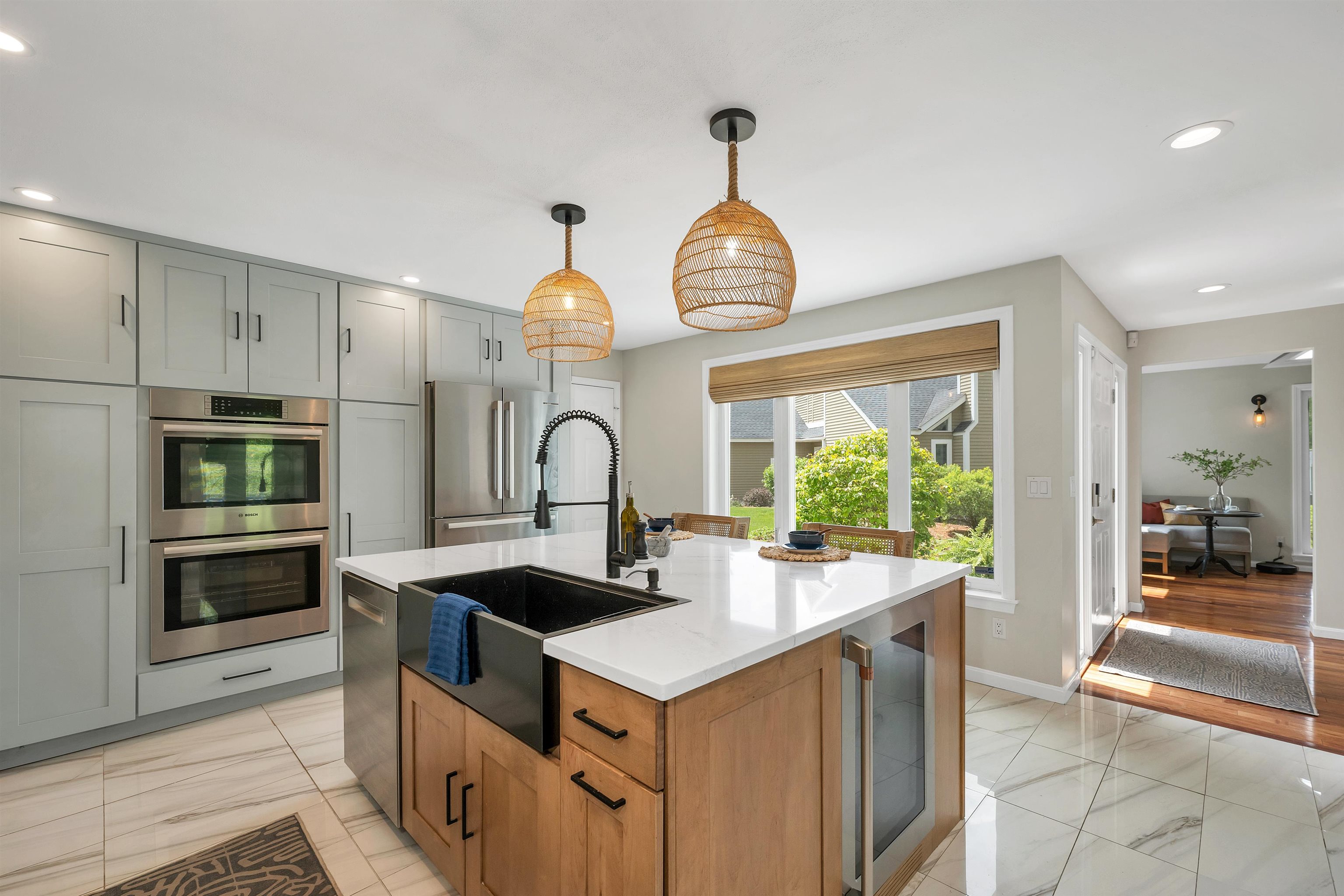 204 Chase Way Manchester, NH 03104 - Photo 4 of 50