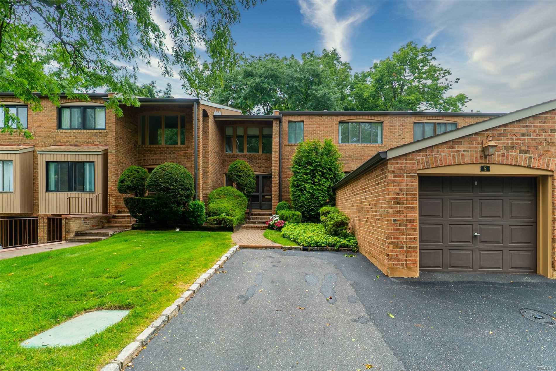 5 Windsor Gate Drive, New Hyde Park, NY 11040 Compass