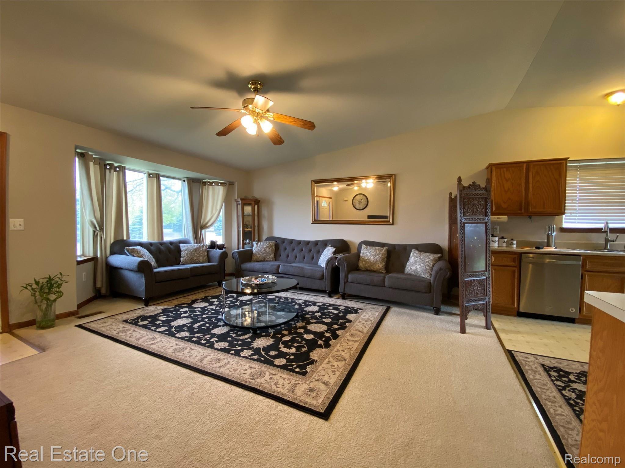 5037 East 11 Mile Road Warren, MI 48092 - Photo 5 of 34 IMG-9889.jpg