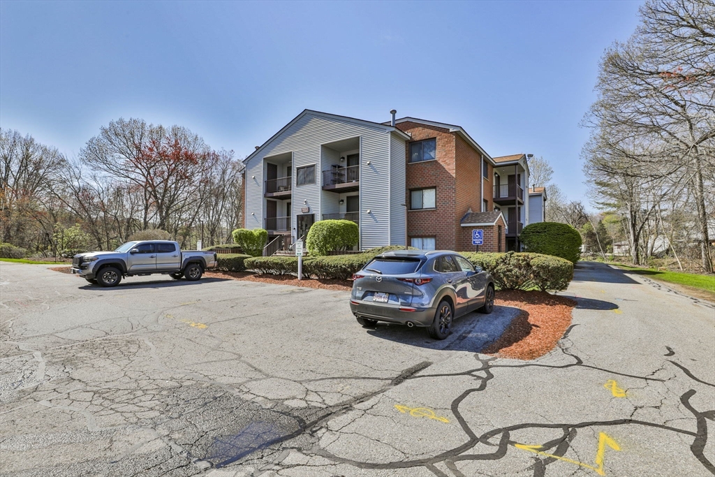 189 Littleton Road, Unit 62 Chelmsford, MA 01824 - Photo 3 of 23 Gallery Image 3