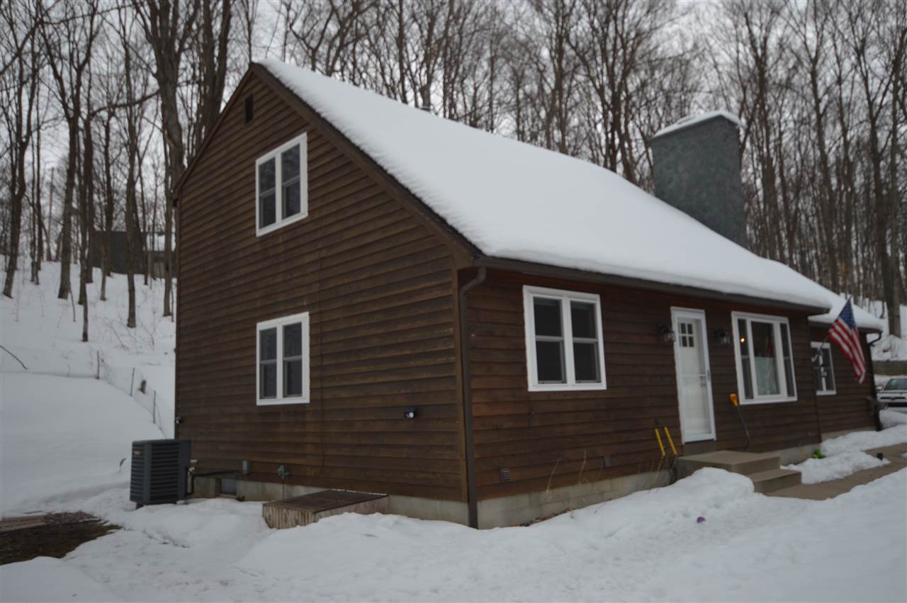3660 South Maple Valley Road Suttons Bay, MI 49682 - Photo 27 of 33 1884457-26.JPG