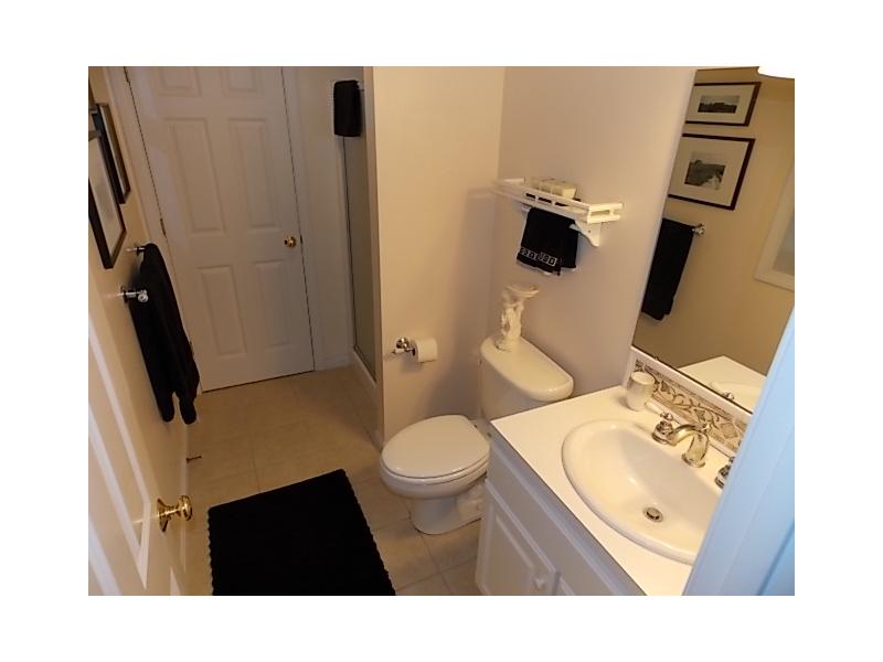 1096 Middle Road East Greenwich, RI 02818 - Photo 17 of 20 Bathroom.