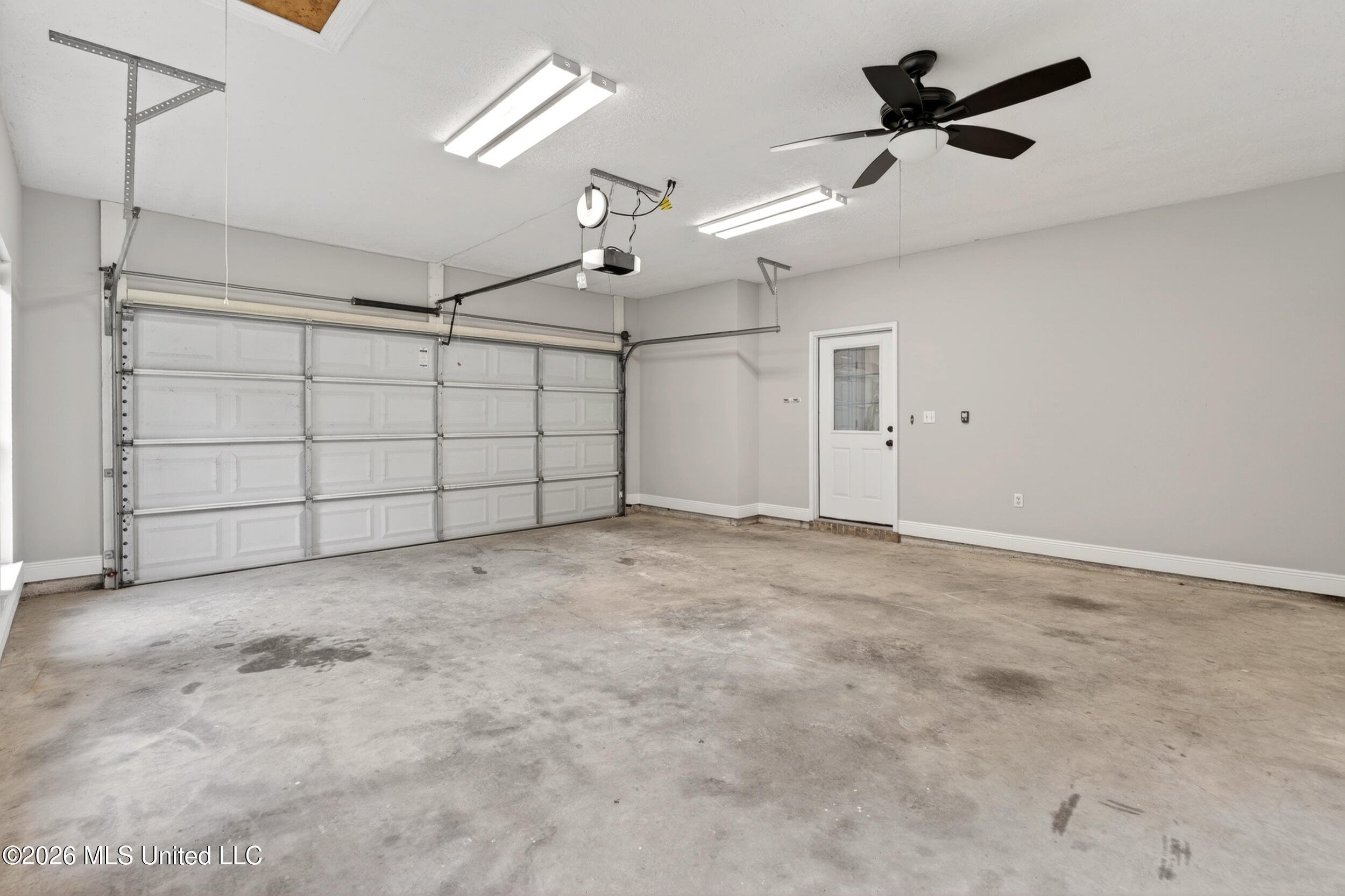 17 JM Carnell Road Poplarville, MS 39470 - Photo 43 of 65 43_43_garage