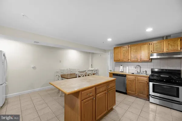 $2,100 | 15309 Briarcliff Manor Way, Burtonsville, MD 20866