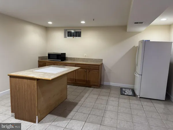 $1,950 | 15309 Briarcliff Manor Way, Burtonsville, MD 20866