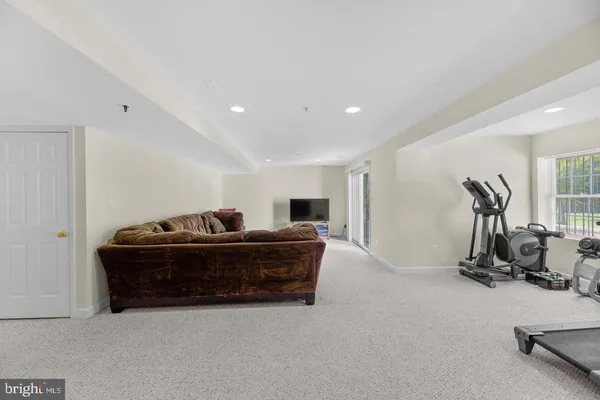 $2,100 | 15309 Briarcliff Manor Way, Burtonsville, MD 20866