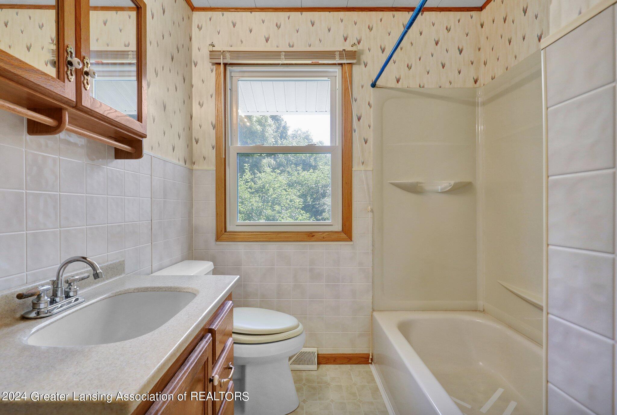 4061 Matthews Road Charlotte, MI 48813 - Photo 19 of 32 25-web-or-mls-Open Ended Media-25