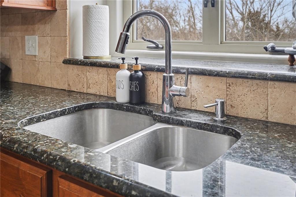 17492 Evans Road Tonganoxie, KS 66086 - Photo 30 of 80