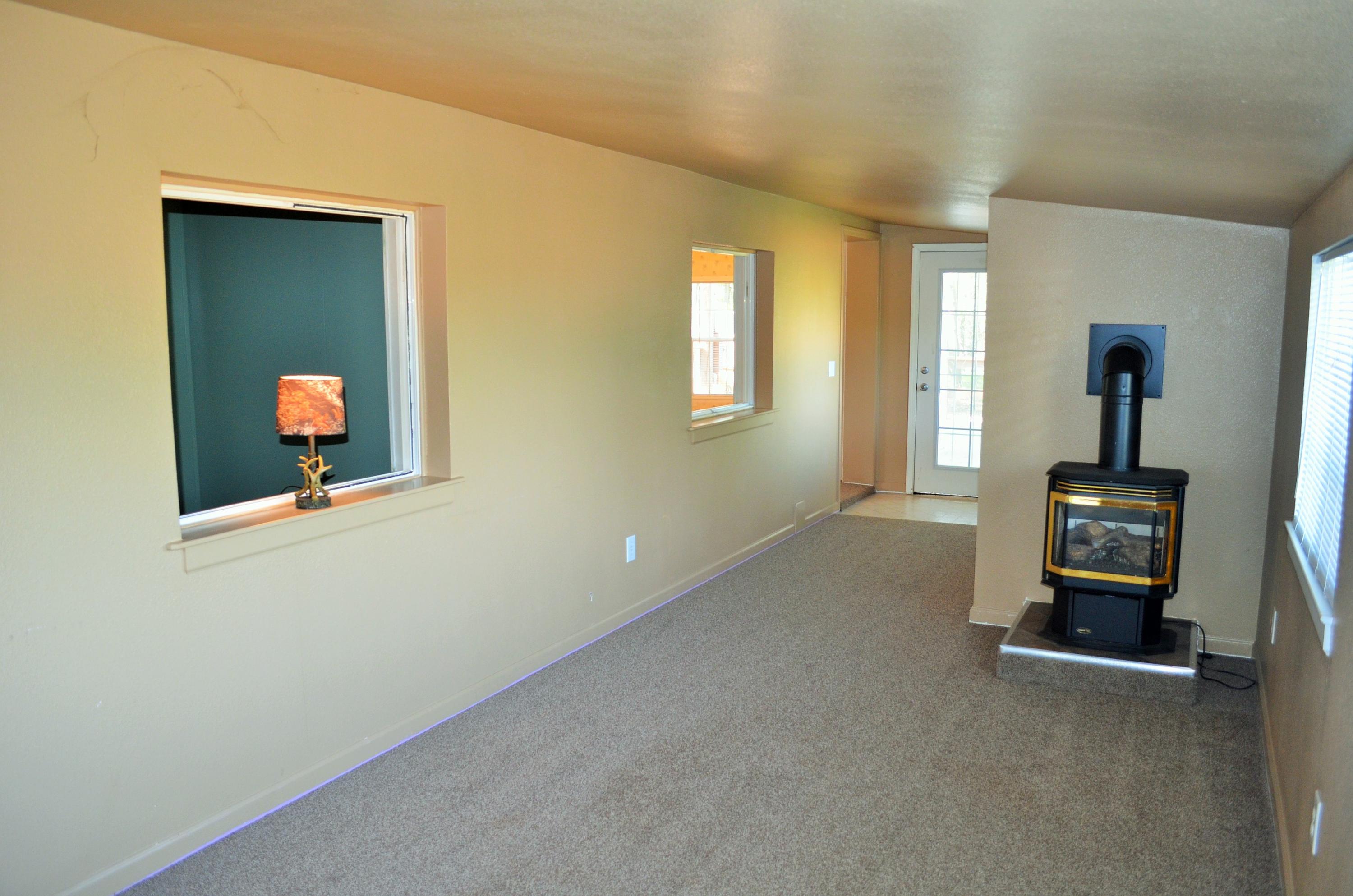 21055 Ina Way Anderson, CA 96007 - Photo 8 of 51 DSC_0210.JPG