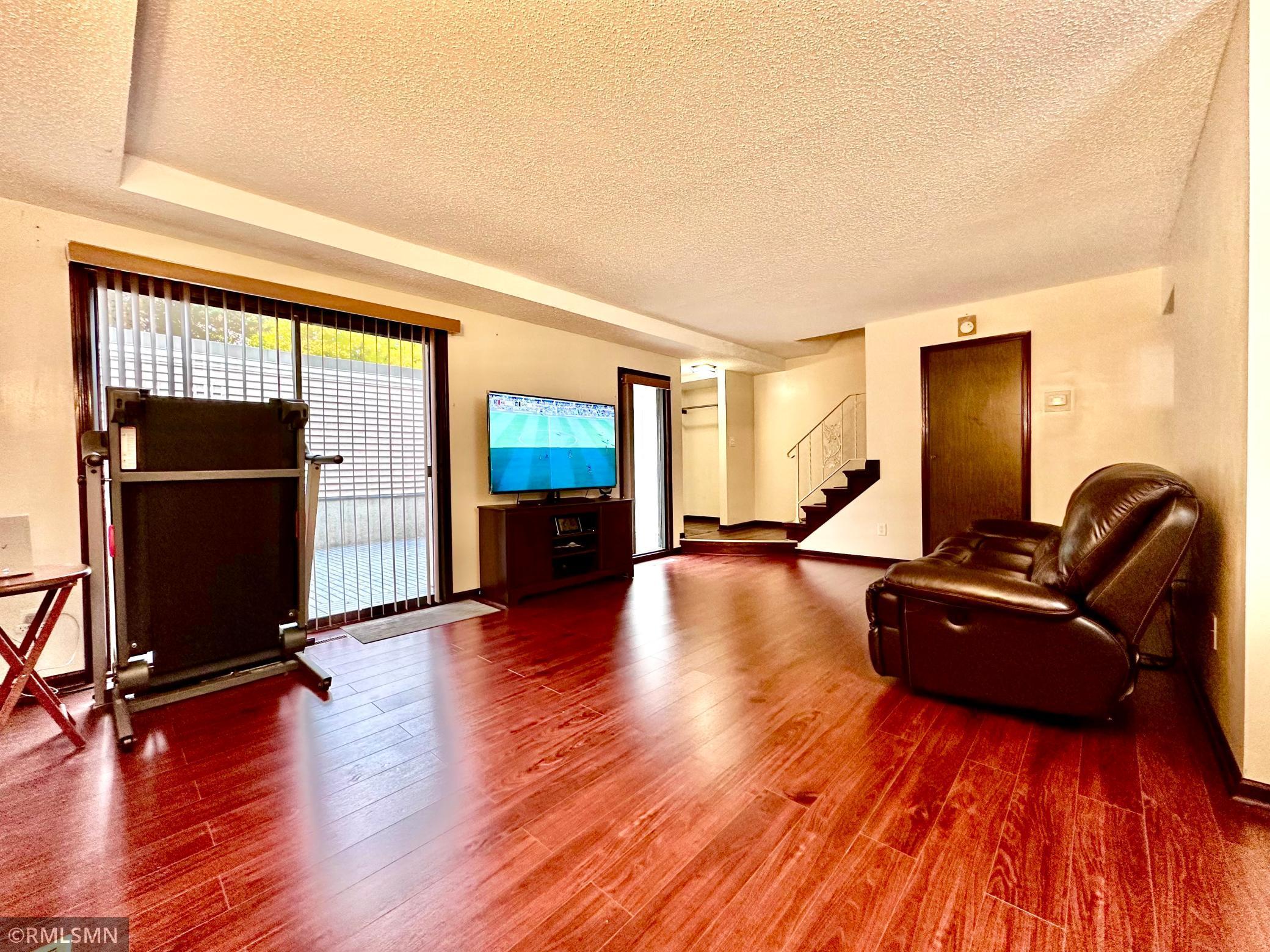 1228 Wagon Wheel Road Hopkins, MN 55343 - Photo 5 of 22