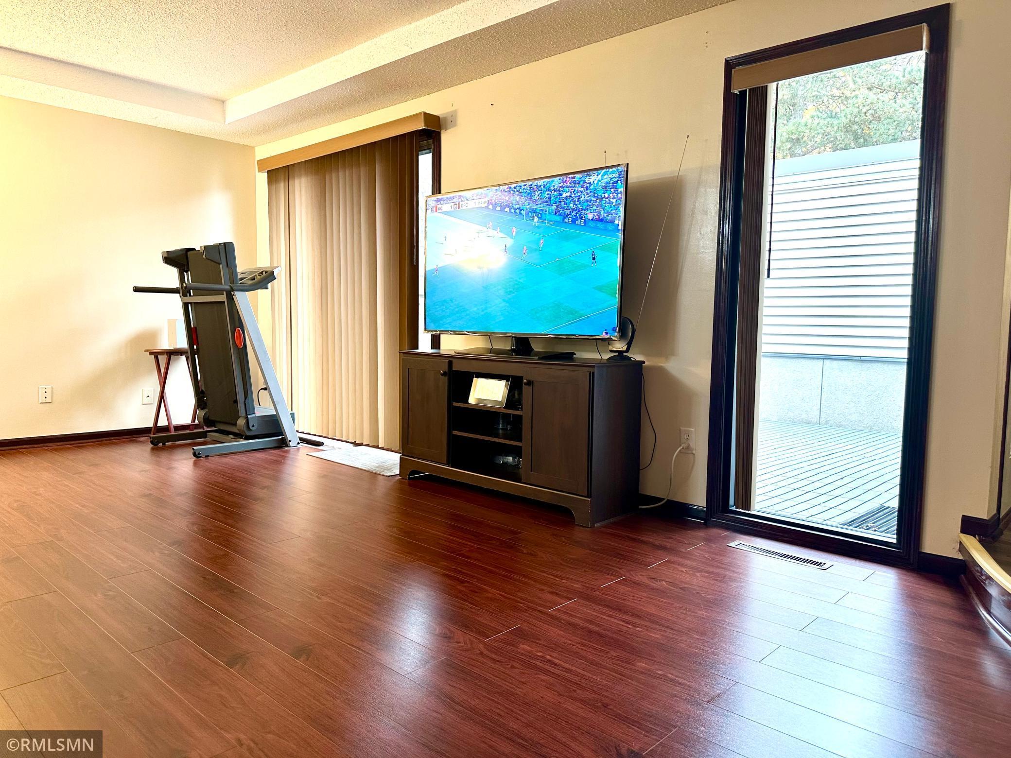 1228 Wagon Wheel Road Hopkins, MN 55343 - Photo 6 of 22