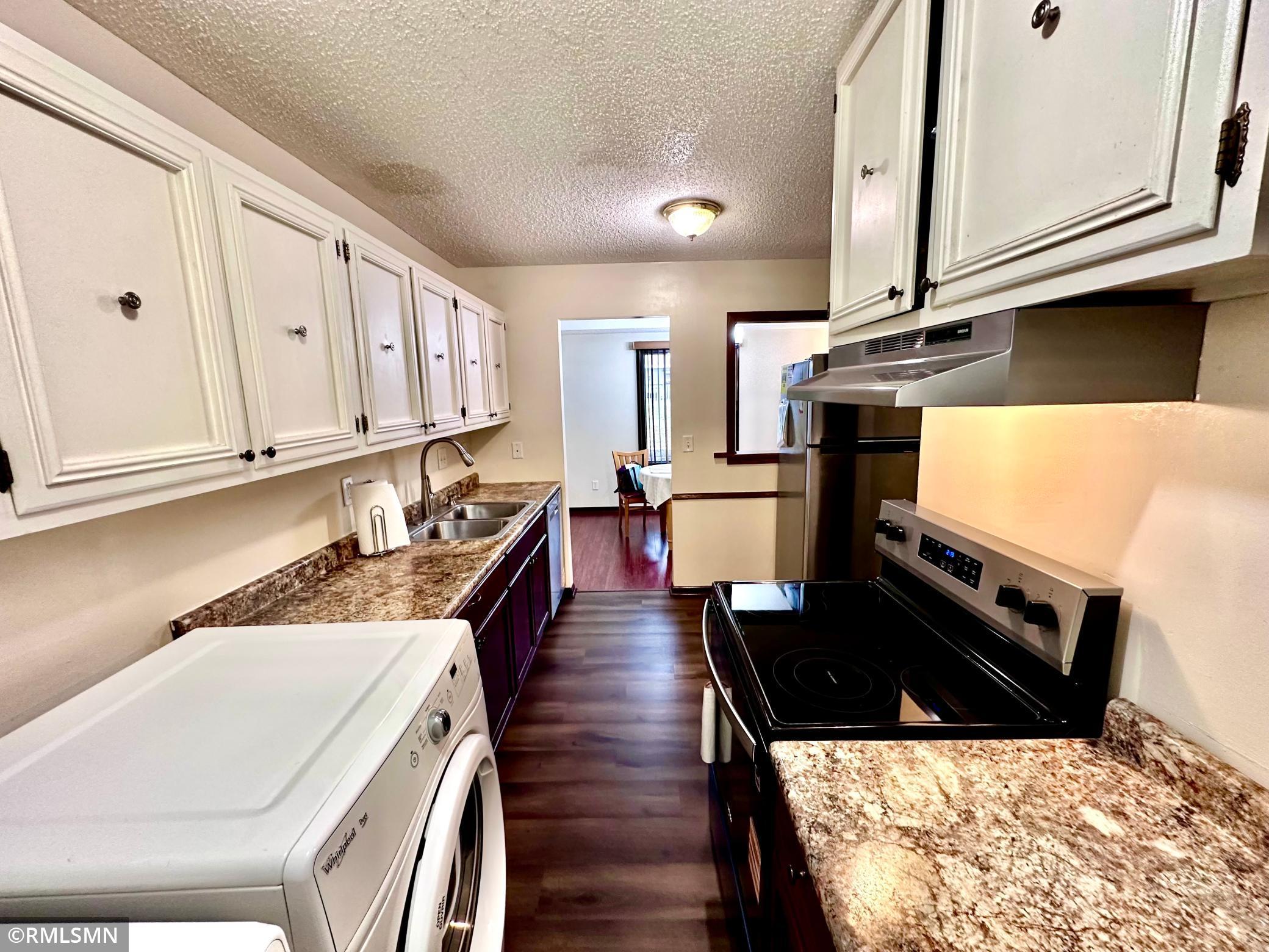 1228 Wagon Wheel Road Hopkins, MN 55343 - Photo 7 of 22