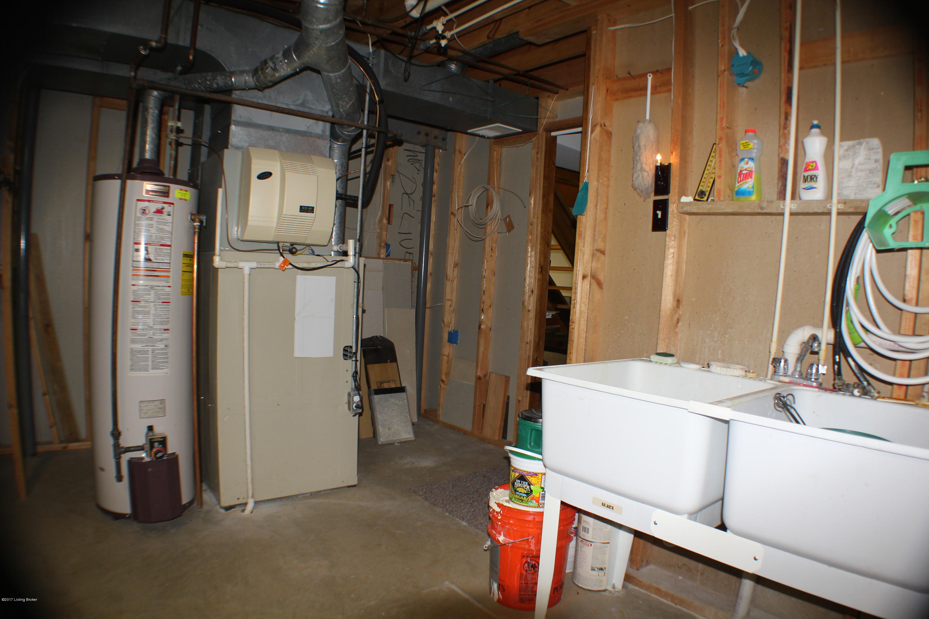 6011 Stone Bluff Road Louisville, KY 40291 - Photo 52 of 54 r Laundry sink