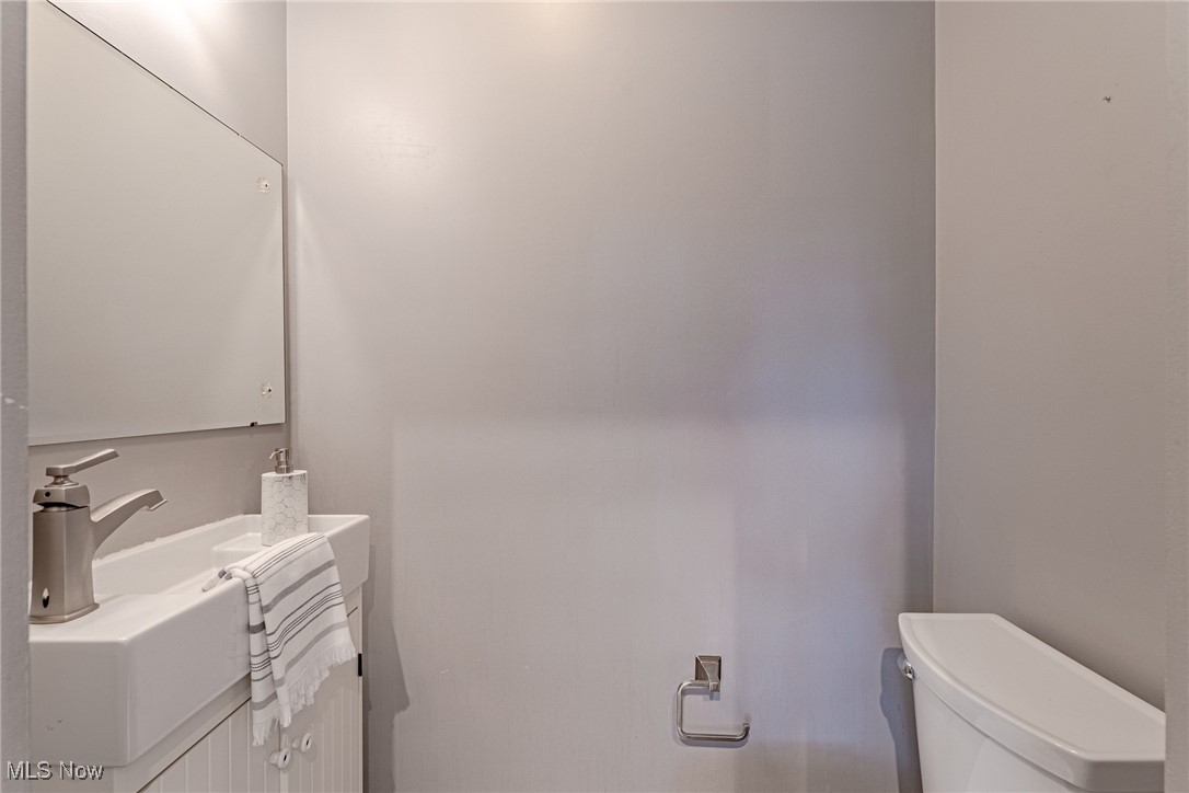 6708 Thornapple Road Cleveland, OH 44143 - Photo 17 of 40 Gallery Image 17