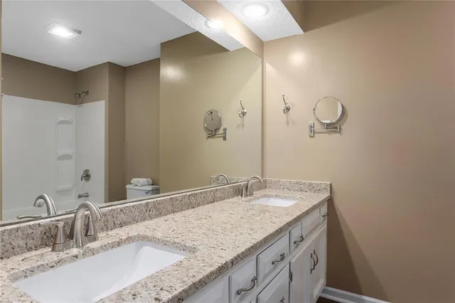 $222,000 | 6625 North Cosby Avenue, Kansas City, MO 64151