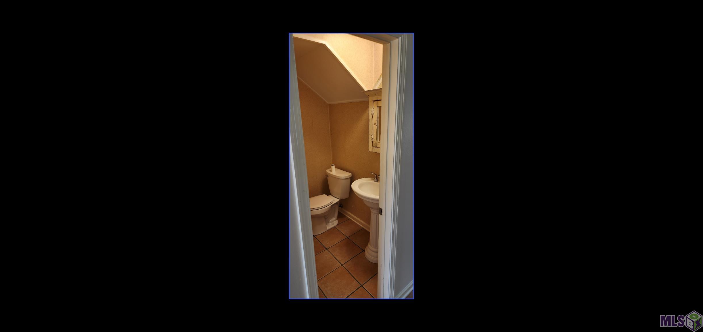 10149 Jefferson Highway Baton Rouge, LA 70809 - Photo 6 of 13 1/2 Bath
