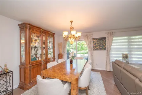 $829,000 | 55 Lakebridge Drive South, Kings Park, NY 11754