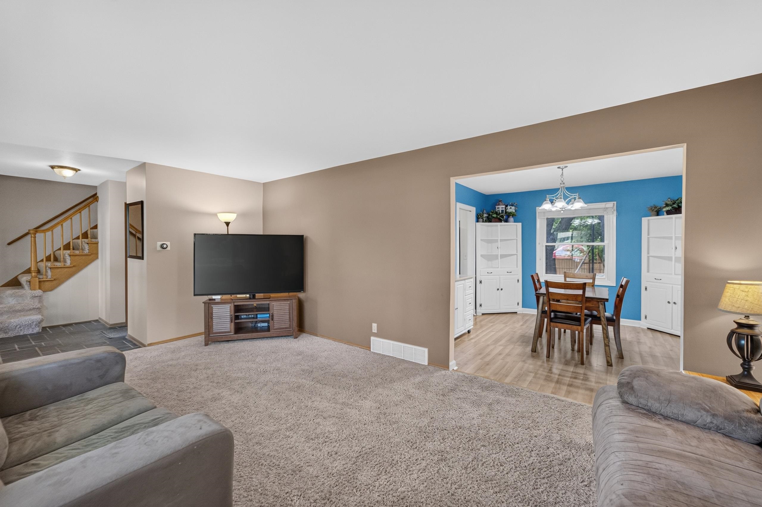 2206 Aspen Road Madison, WI 53711 - Photo 7 of 48