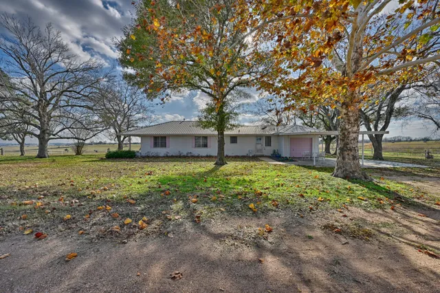 $3,507,768 | 6921 Schulz Lane, Bleiblerville, TX 78931