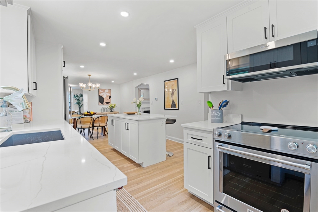 6 George Aggott Road Needham, MA 02492 - Photo 5 of 27