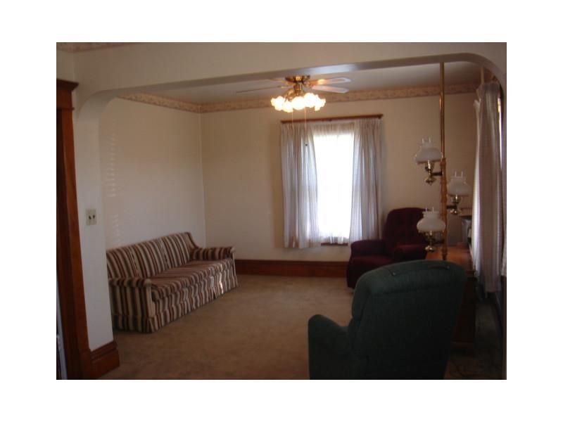 280 Michaels Road Meyersdale, PA 15552 - Photo 6 of 21 Living Room.