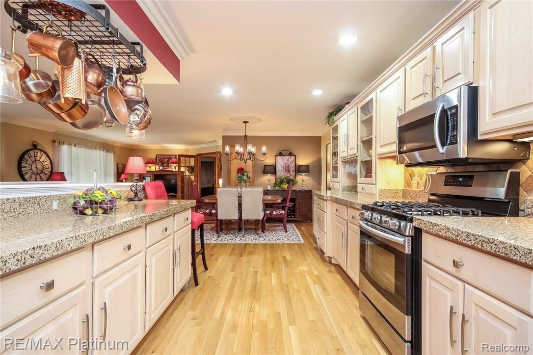 606 East Coon Lake Road Howell, MI 48843 - Photo 15 of 64 015-Kitchen-5582696-medium.jpg
