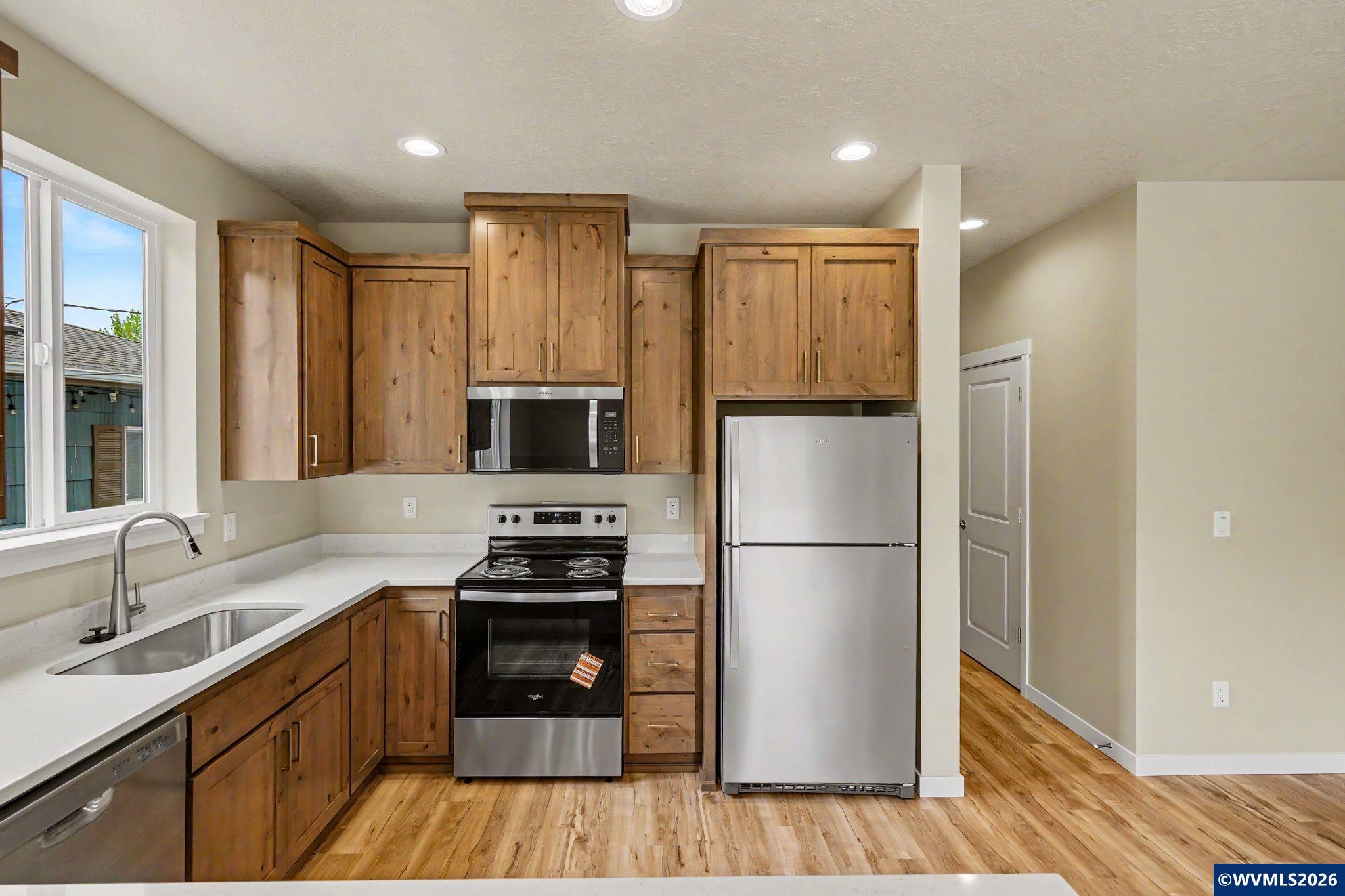 4025 Filbert Avenue Northeast Keizer, OR 97303 - Photo 7 of 27