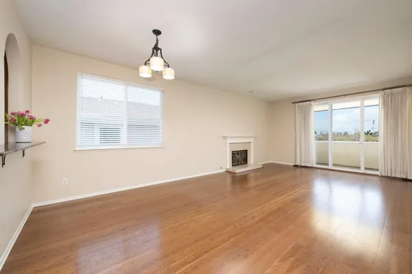 $1,088,000 | 30 Lorton Avenue, Unit 302, Burlingame, CA 94010